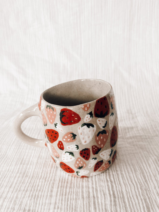 Tri colour strawberry hug mug-WITH GOLD