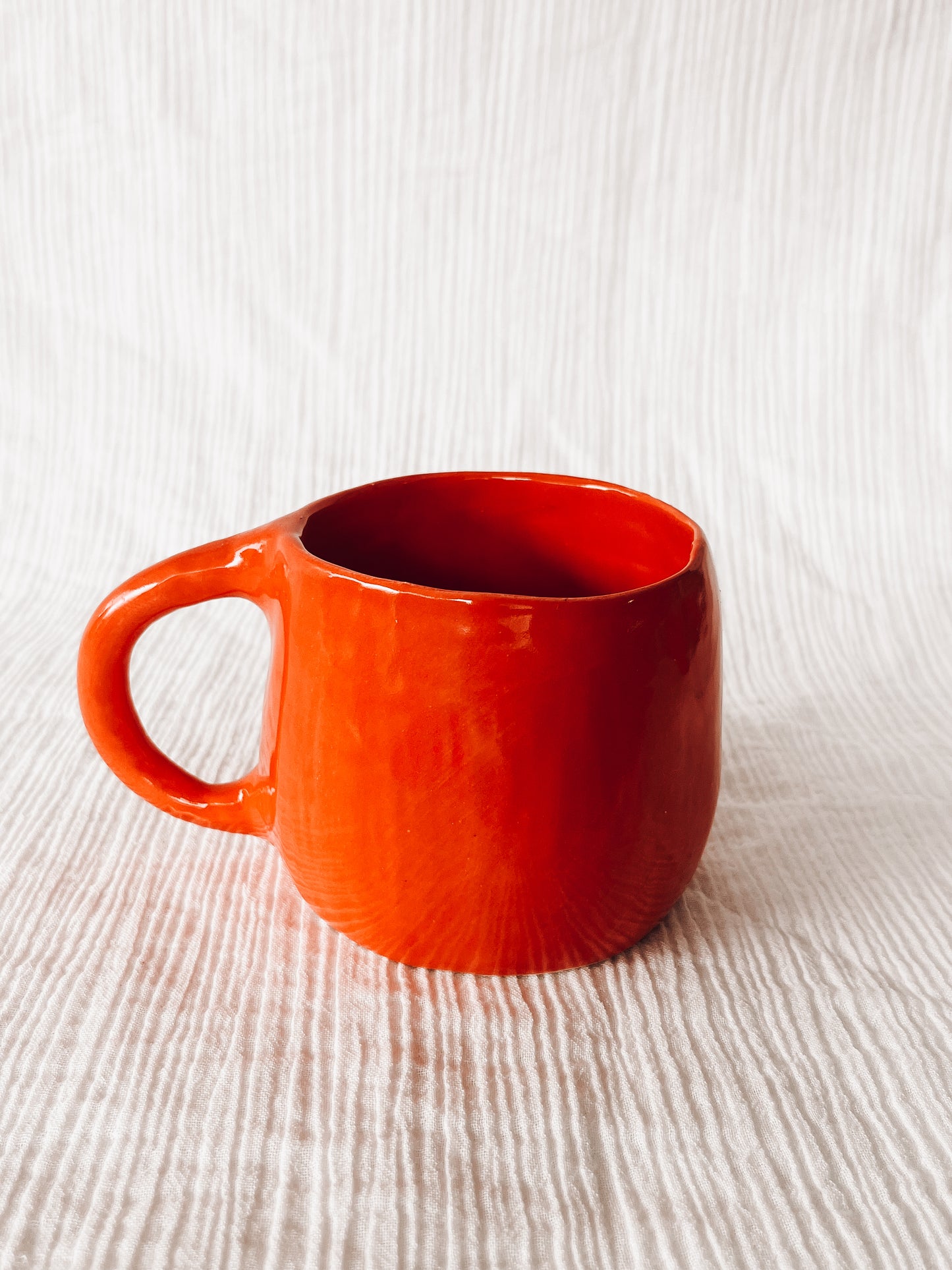 Red hug mug